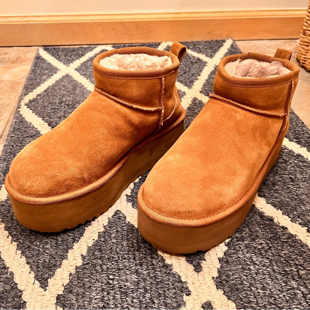 UGG Women's Chestnut Suede Platform Short Booties